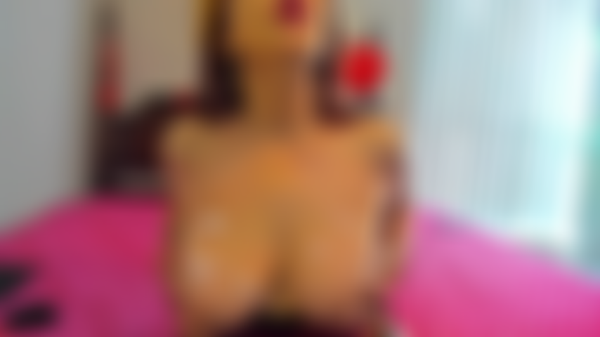 Vacía esa carga en mis tetas.